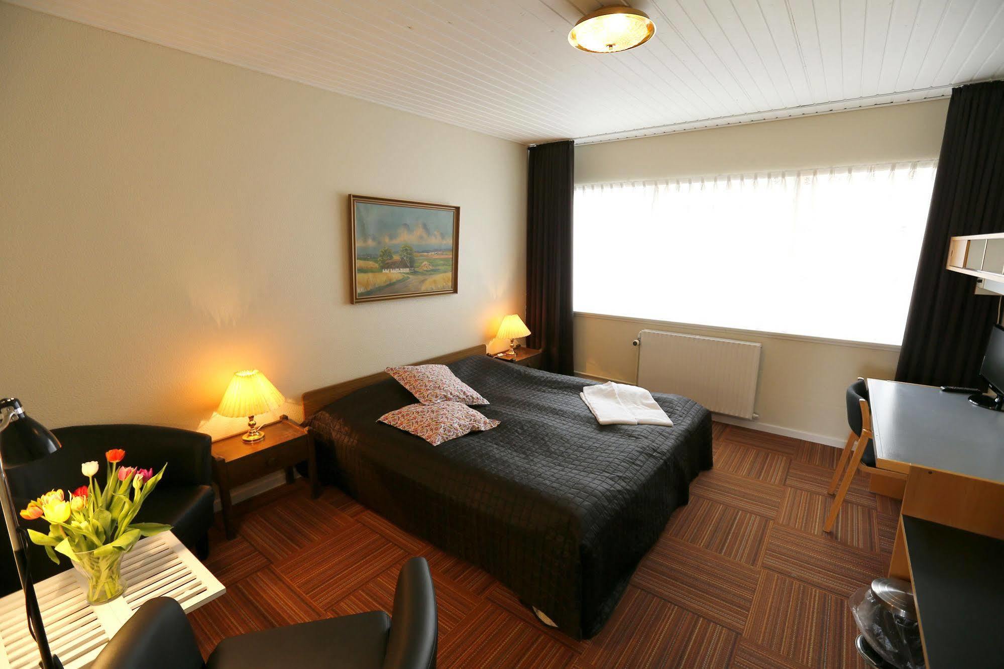 Slukefter Kro & Hotel Hogelund Экстерьер фото