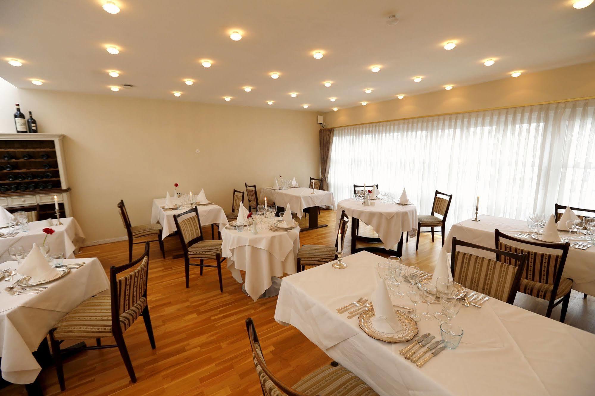 Slukefter Kro & Hotel Hogelund Экстерьер фото